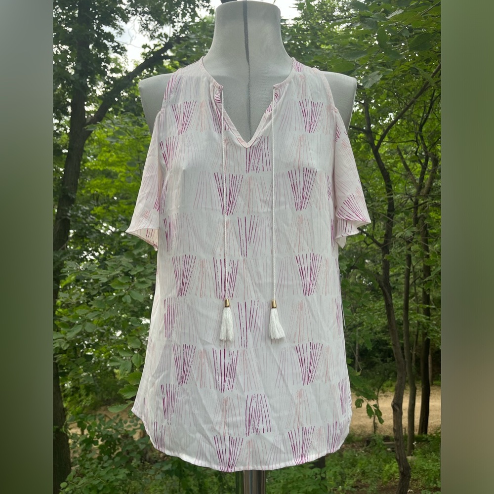 Ivanka Trump BNWT Summer top with Cold Shoulder- Butterfly Sleeves - size small
